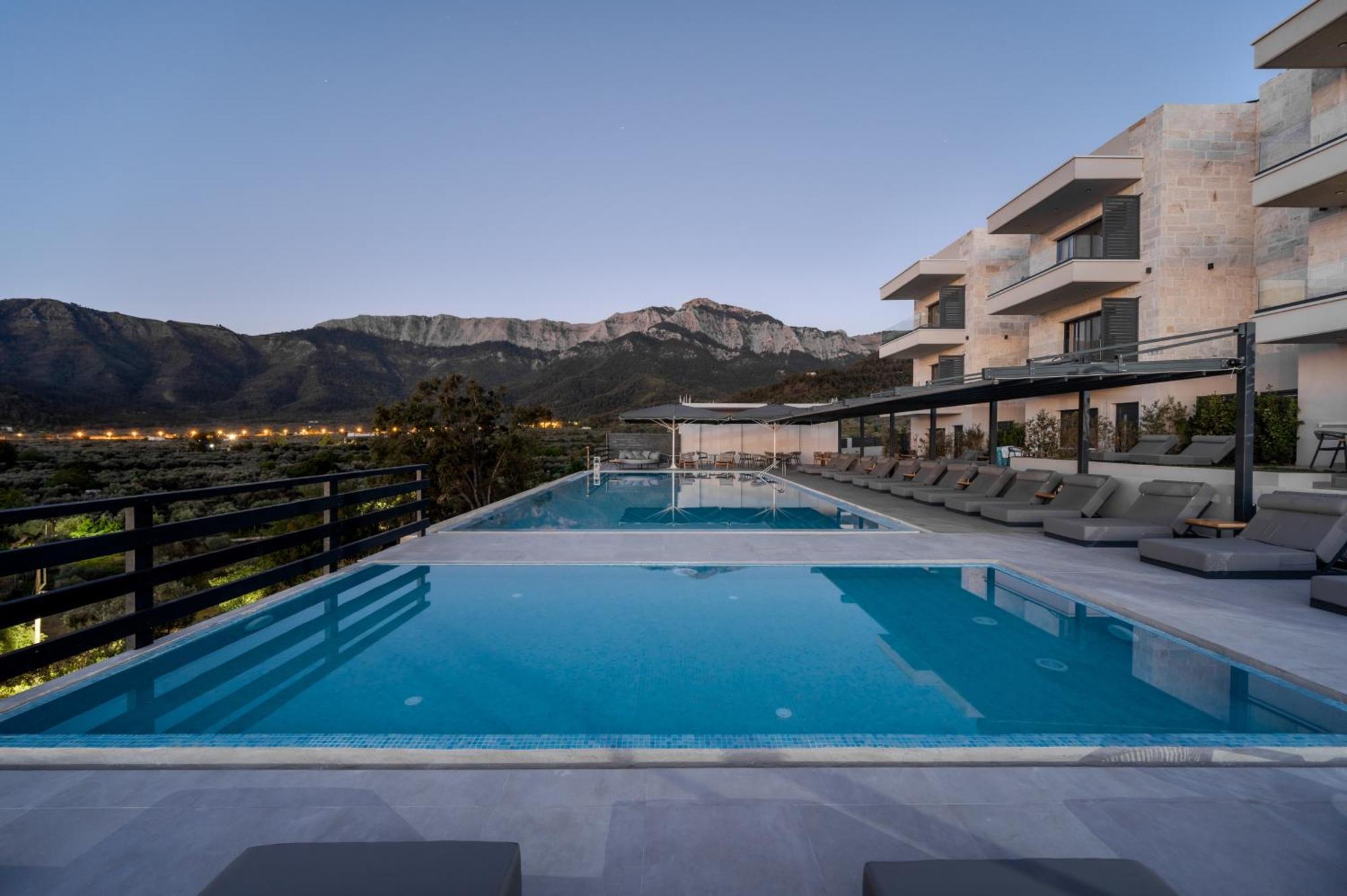 Aparthotel Toska Tower Chrisi Ammoudia Exterior foto
